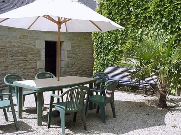 Bed and Breakfast Les Pieds Dans L'Herbe Rosporden Exterior foto